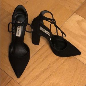 Steve Madden Black Pumps